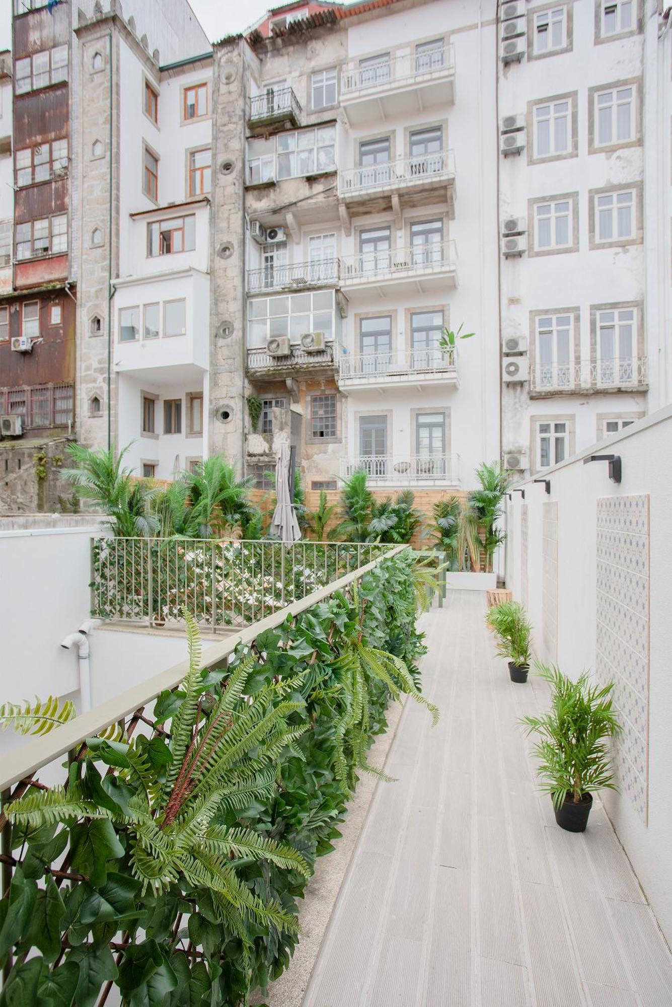 Апартаменты Liiiving In Porto - Soho Urban Retreat Экстерьер фото