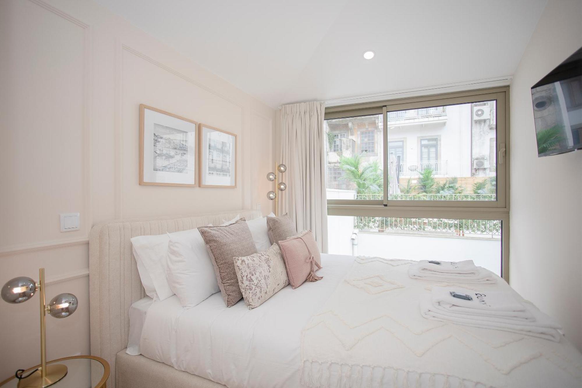 Апартаменты Liiiving In Porto - Soho Urban Retreat Экстерьер фото